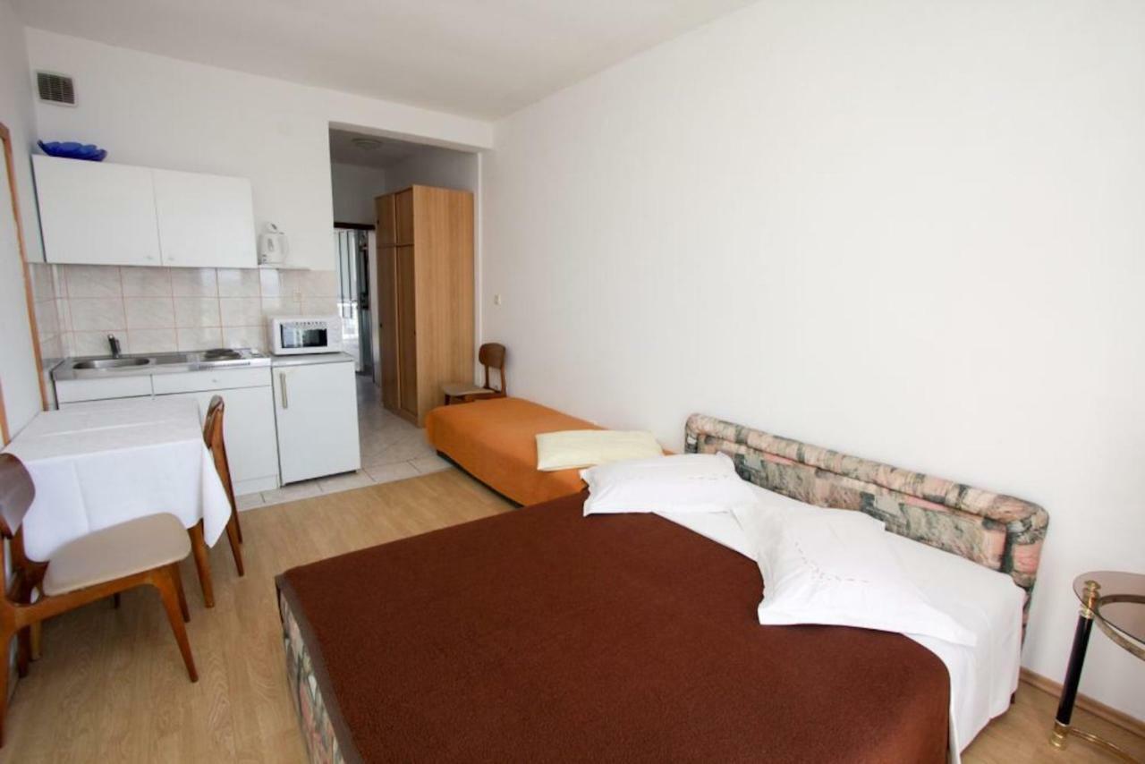 Apartments Elenora 브리스트 외부 사진